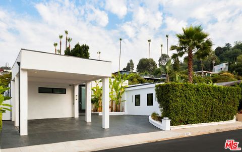 A home in Studio City