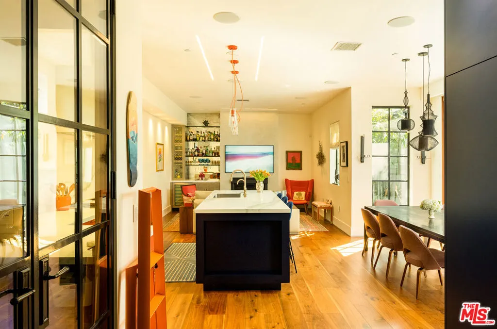 Santa Monica, California 90405, United States, 5 Bedrooms Bedrooms, ,5 BathroomsBathrooms,Residential,Active,83250