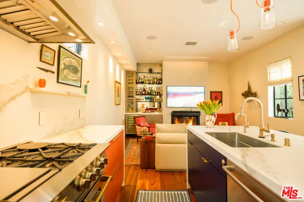 Santa Monica, California 90405, United States, 5 Bedrooms Bedrooms, ,5 BathroomsBathrooms,Residential,Active,83250