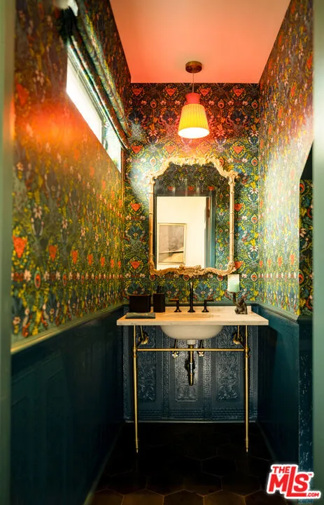 Santa Monica, California 90405, United States, 5 Bedrooms Bedrooms, ,5 BathroomsBathrooms,Residential,Active,83250