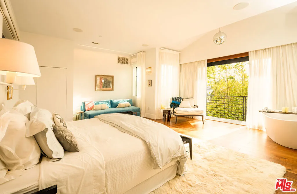 Santa Monica, California 90405, United States, 5 Bedrooms Bedrooms, ,5 BathroomsBathrooms,Residential,Active,83250