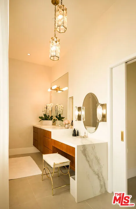 Santa Monica, California 90405, United States, 5 Bedrooms Bedrooms, ,5 BathroomsBathrooms,Residential,Active,83250