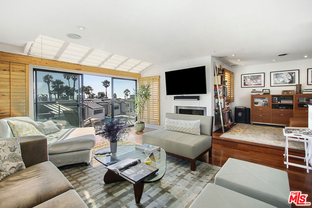 Properties 3 37 SEA COLONY Drive