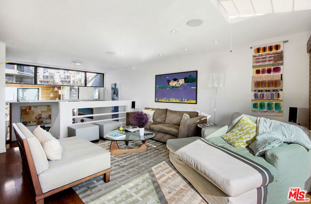 Properties 4 37 SEA COLONY Drive