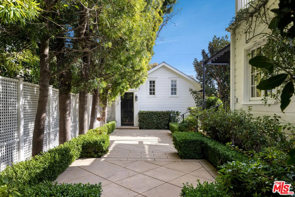 Los Angeles, California 90049, United States, 7 Bedrooms Bedrooms, ,7 BathroomsBathrooms,Residential,Active,8198