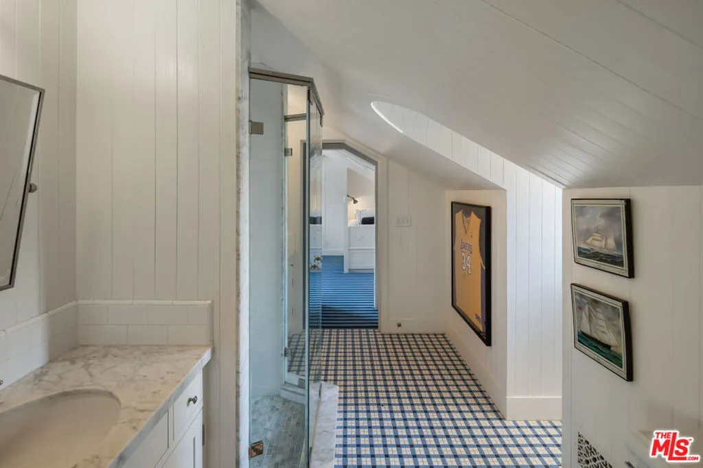 Los Angeles, California 90049, United States, 7 Bedrooms Bedrooms, ,7 BathroomsBathrooms,Residential,Active,8198