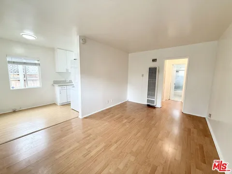 MLS: 25528043