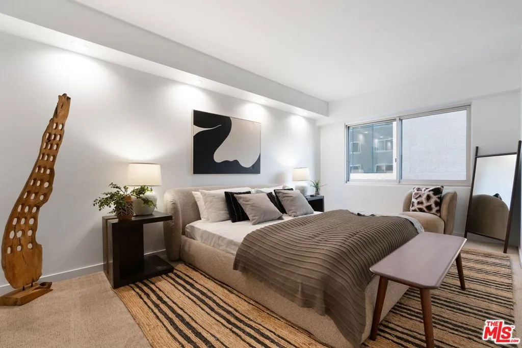 Los Angeles, California 90024, United States, 2 Bedrooms Bedrooms, ,2 BathroomsBathrooms,Residential,Active,5258