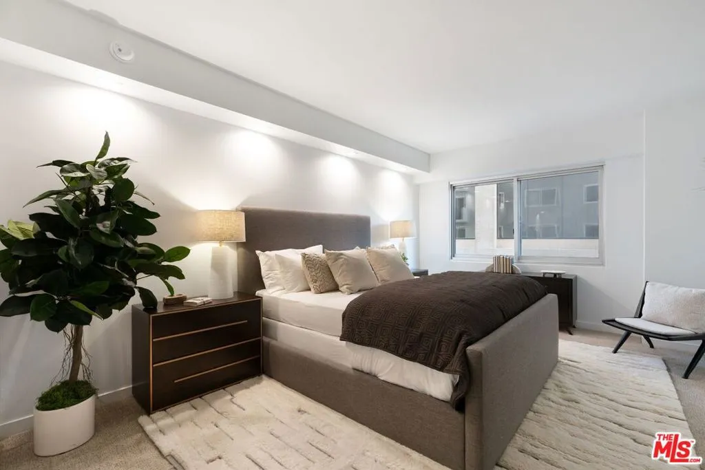 Los Angeles, California 90024, United States, 2 Bedrooms Bedrooms, ,2 BathroomsBathrooms,Residential,Active,5258