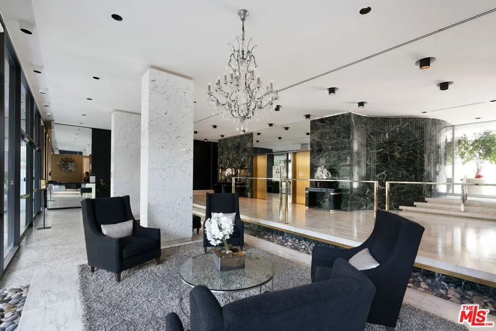 Los Angeles, California 90024, United States, 2 Bedrooms Bedrooms, ,2 BathroomsBathrooms,Residential,Active,5258