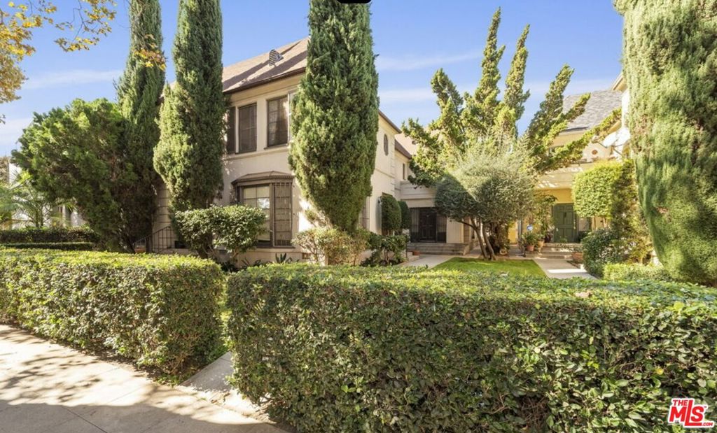 Properties 1 207 N Swall Drive