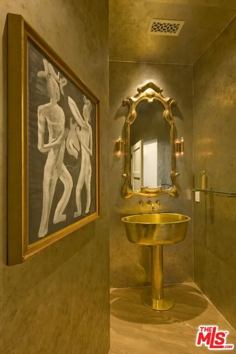 Santa Barbara, California 93108, United States, 9 Bedrooms Bedrooms, ,12 BathroomsBathrooms,Residential,Active,42558