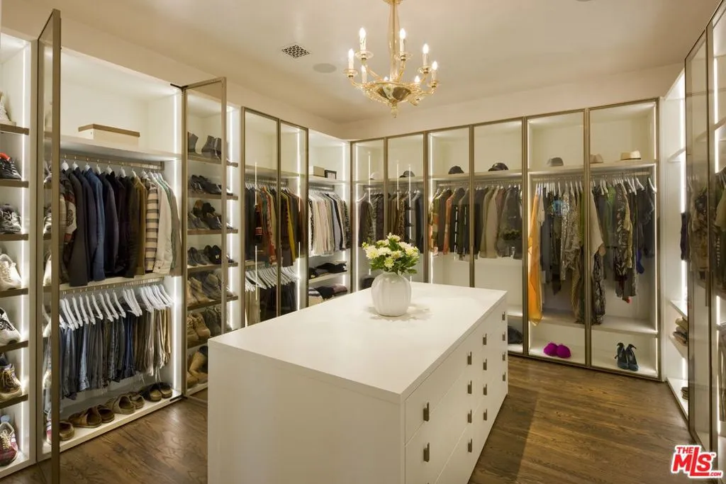 Santa Barbara, California 93108, United States, 9 Bedrooms Bedrooms, ,12 BathroomsBathrooms,Residential,Active,42558