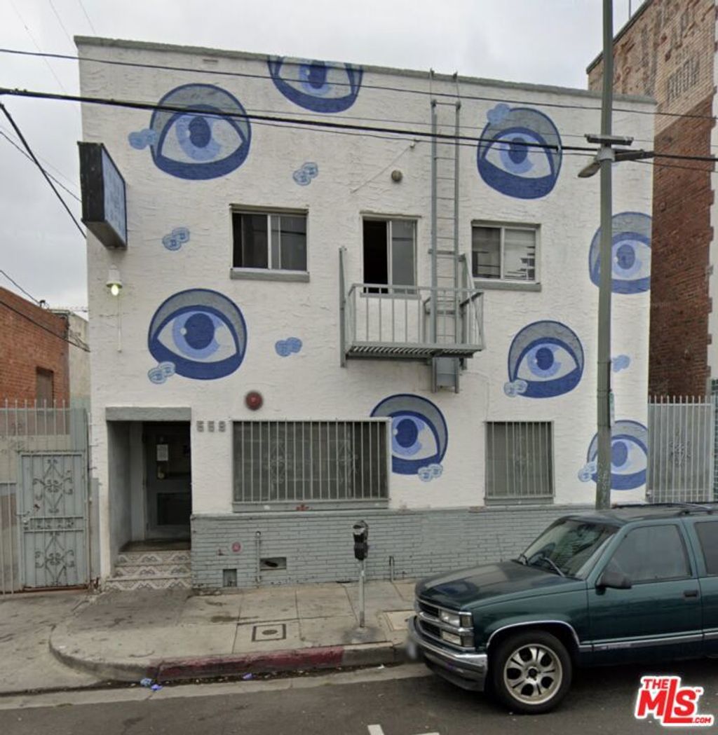 listing image 0