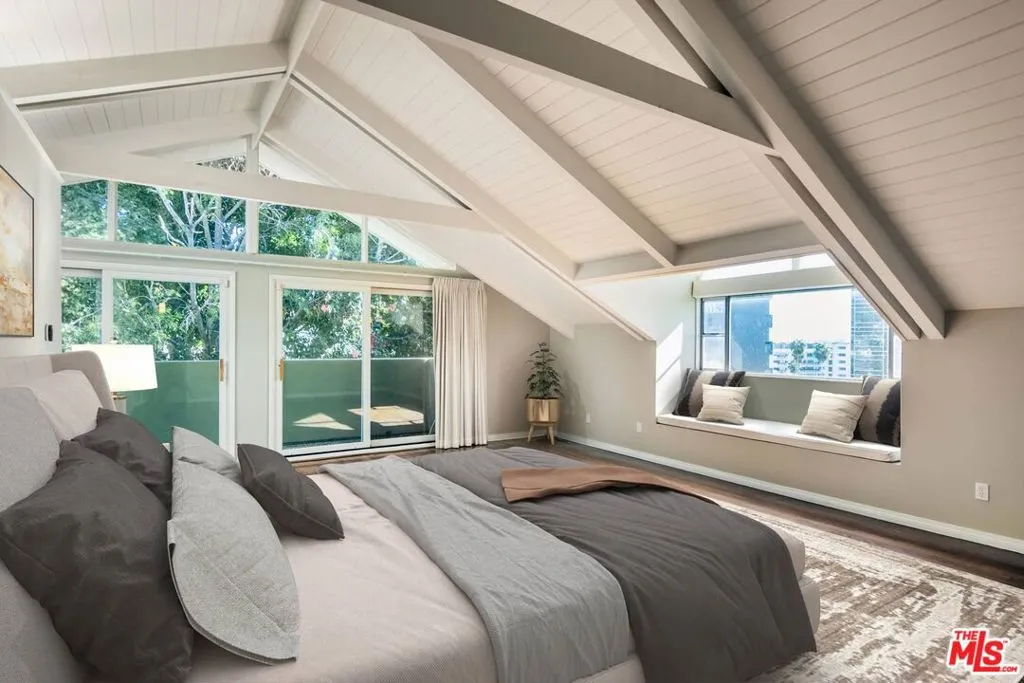 Los Angeles, California 90069, United States, 3 Bedrooms Bedrooms, ,4 BathroomsBathrooms,Residential,Active,16313