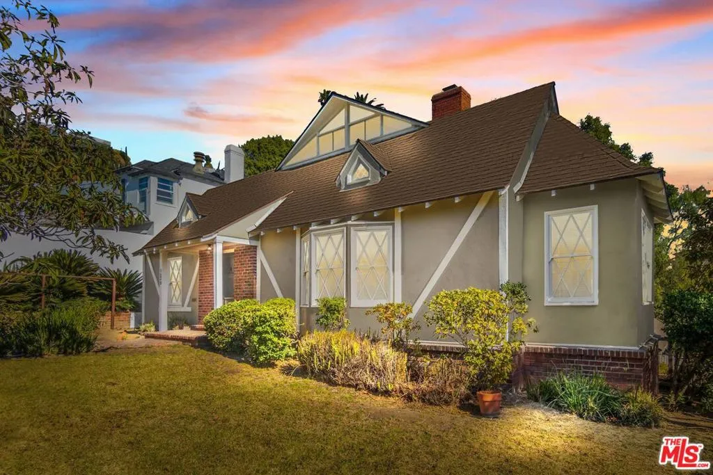 Los Angeles, California 90069, United States, 3 Bedrooms Bedrooms, ,4 BathroomsBathrooms,Residential,Active,16313