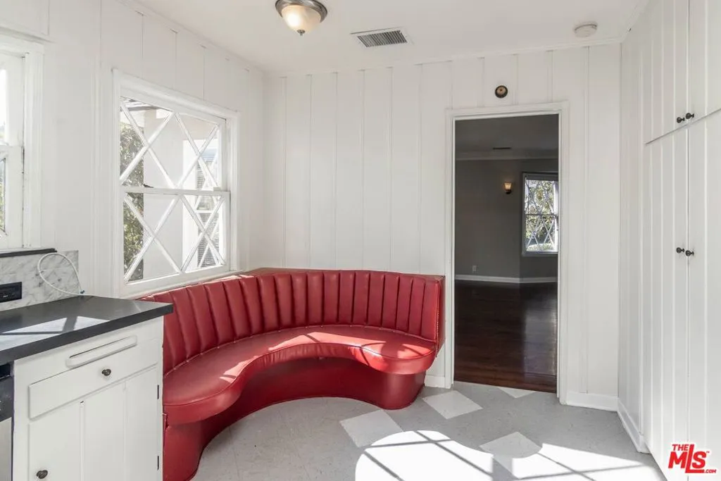 Los Angeles, California 90069, United States, 3 Bedrooms Bedrooms, ,4 BathroomsBathrooms,Residential,Active,16313