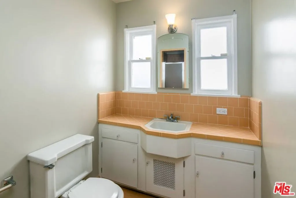 Los Angeles, California 90069, United States, 3 Bedrooms Bedrooms, ,4 BathroomsBathrooms,Residential,Active,16313