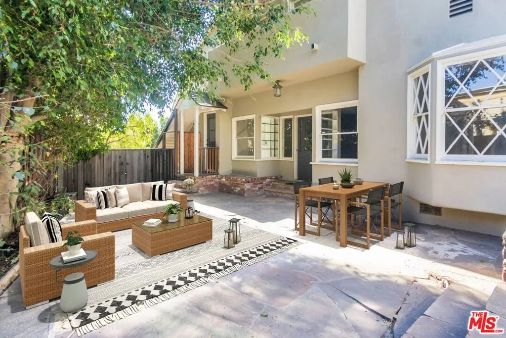 Los Angeles, California 90069, United States, 3 Bedrooms Bedrooms, ,4 BathroomsBathrooms,Residential,Active,16313