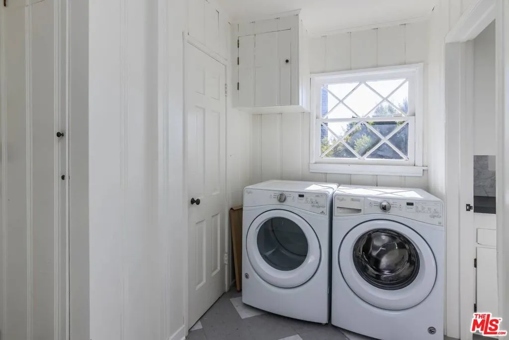 Los Angeles, California 90069, United States, 3 Bedrooms Bedrooms, ,4 BathroomsBathrooms,Residential,Active,16313