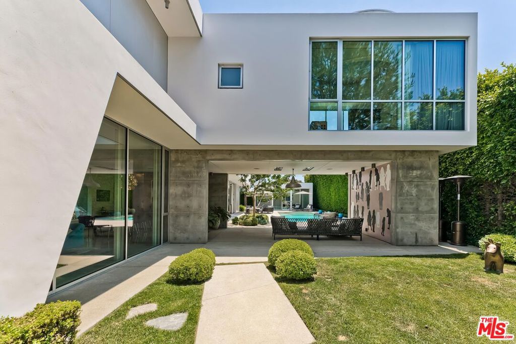 Properties 3 1342 Appleton Way