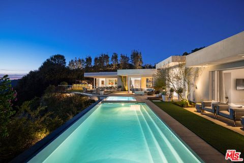 1645 Carla Beverly Hills CA 90210