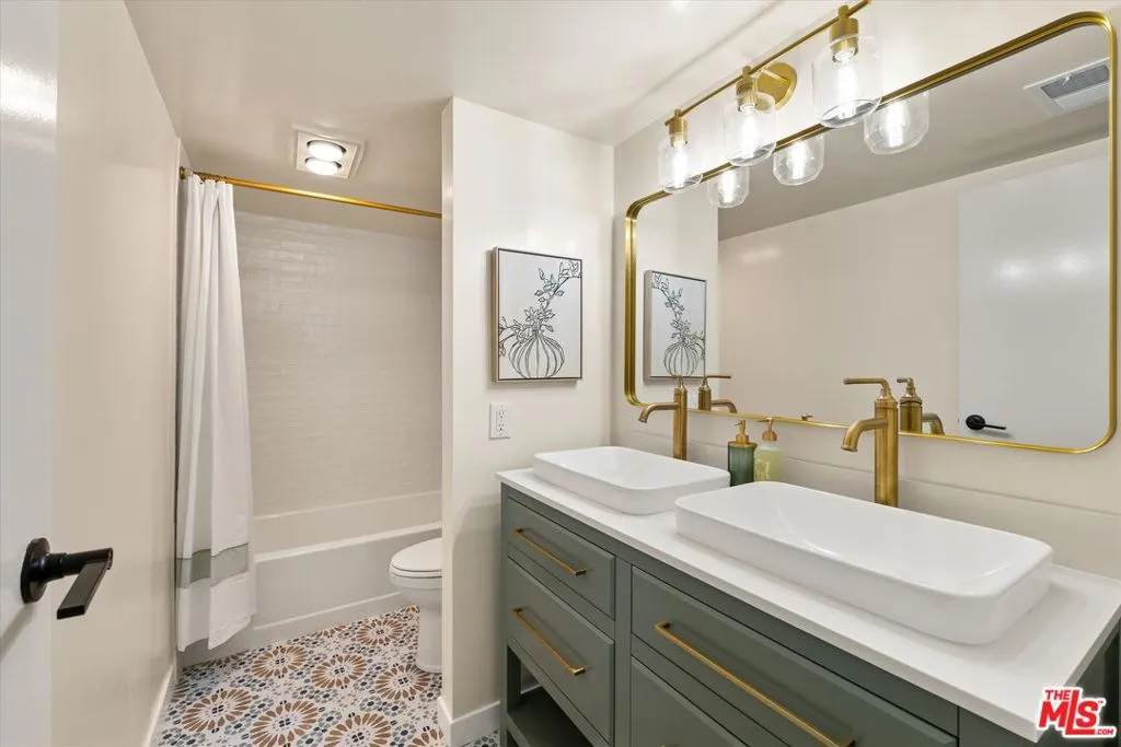 Ojai, California 93023, United States, 4 Bedrooms Bedrooms, ,3 BathroomsBathrooms,Residential,Active,3249