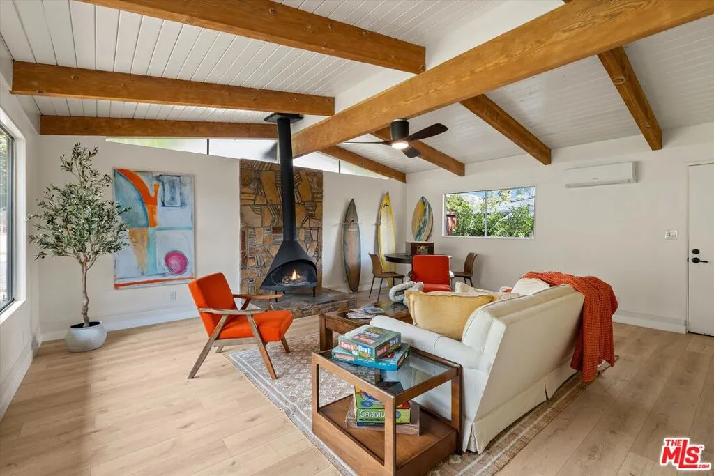 Ojai, California 93023, United States, 4 Bedrooms Bedrooms, ,3 BathroomsBathrooms,Residential,Active,3249