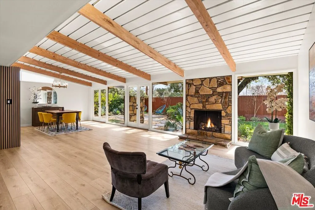 Ojai, California 93023, United States, 4 Bedrooms Bedrooms, ,3 BathroomsBathrooms,Residential,Active,3249