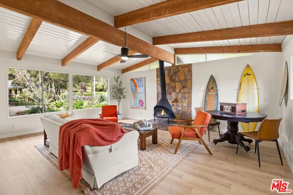 Ojai, California 93023, United States, 4 Bedrooms Bedrooms, ,3 BathroomsBathrooms,Residential,Active,3249