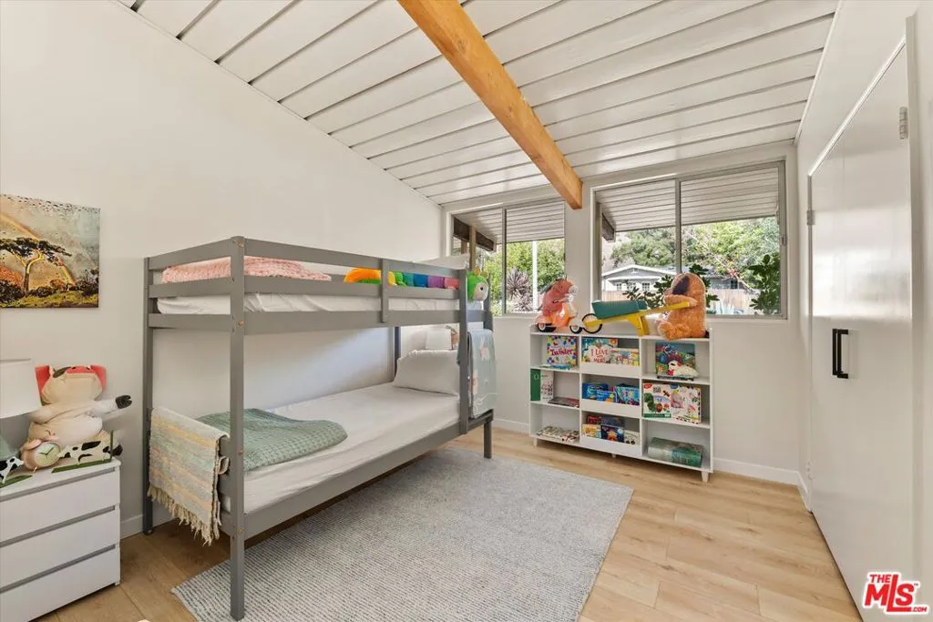 Ojai, California 93023, United States, 4 Bedrooms Bedrooms, ,3 BathroomsBathrooms,Residential,Active,3249