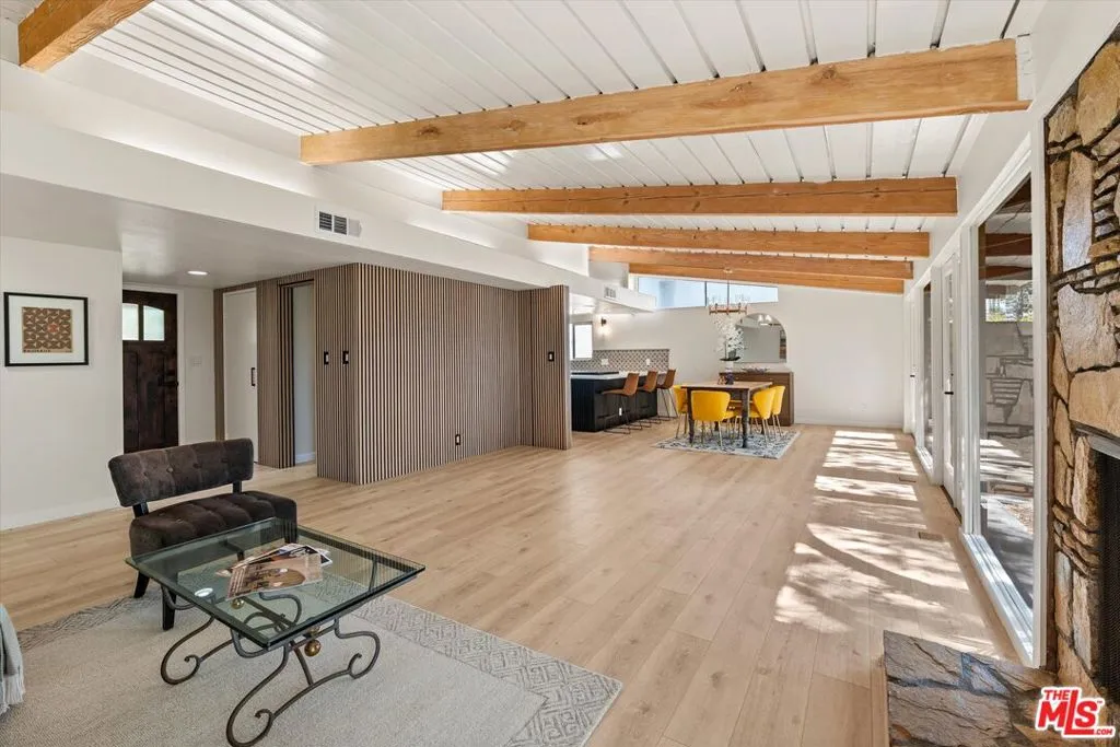 Ojai, California 93023, United States, 4 Bedrooms Bedrooms, ,3 BathroomsBathrooms,Residential,Active,3249