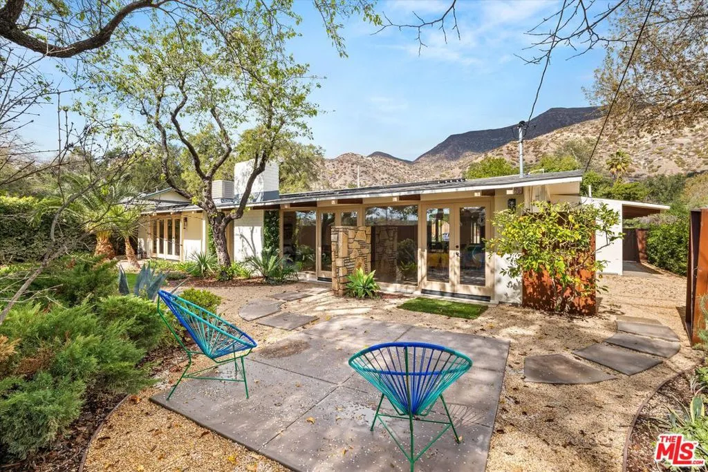 Ojai, California 93023, United States, 4 Bedrooms Bedrooms, ,3 BathroomsBathrooms,Residential,Active,3249