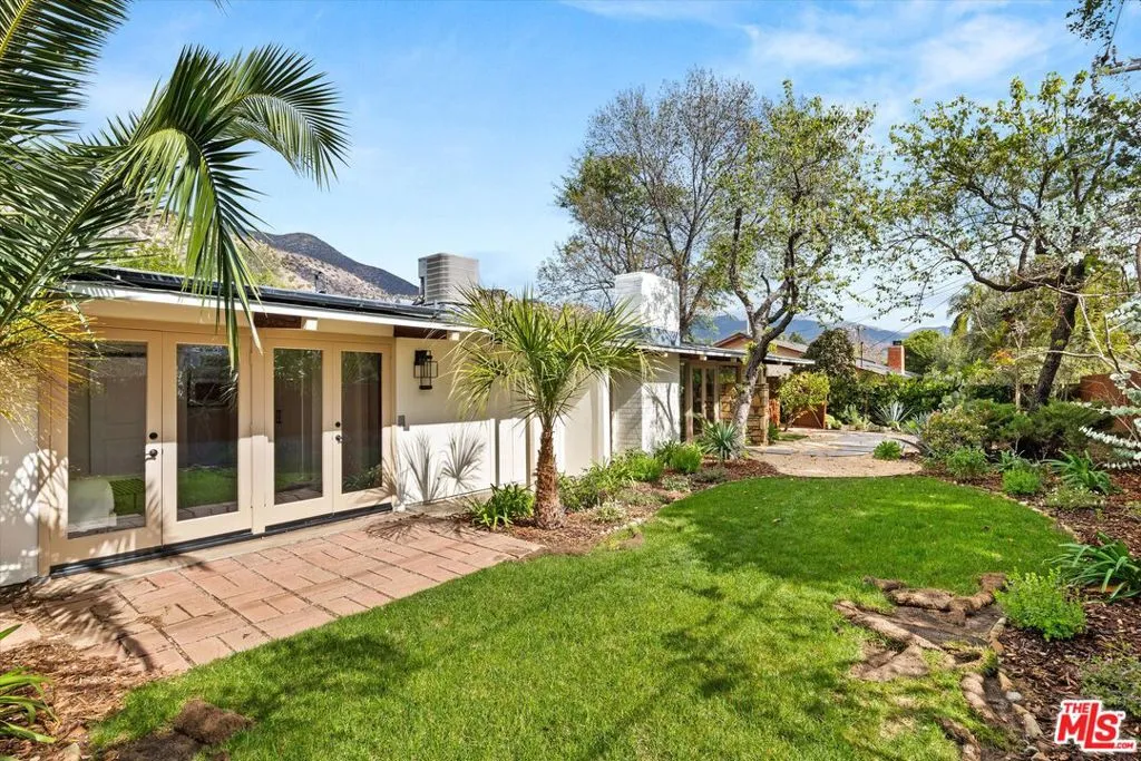 Ojai, California 93023, United States, 4 Bedrooms Bedrooms, ,3 BathroomsBathrooms,Residential,Active,3249