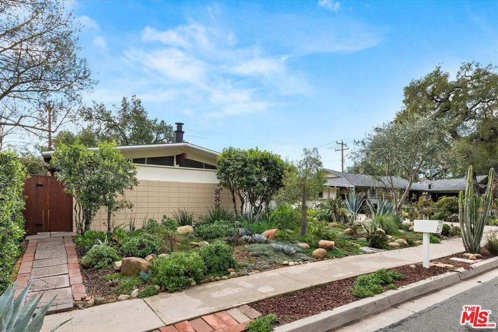 Ojai, California 93023, United States, 4 Bedrooms Bedrooms, ,3 BathroomsBathrooms,Residential,Active,3249