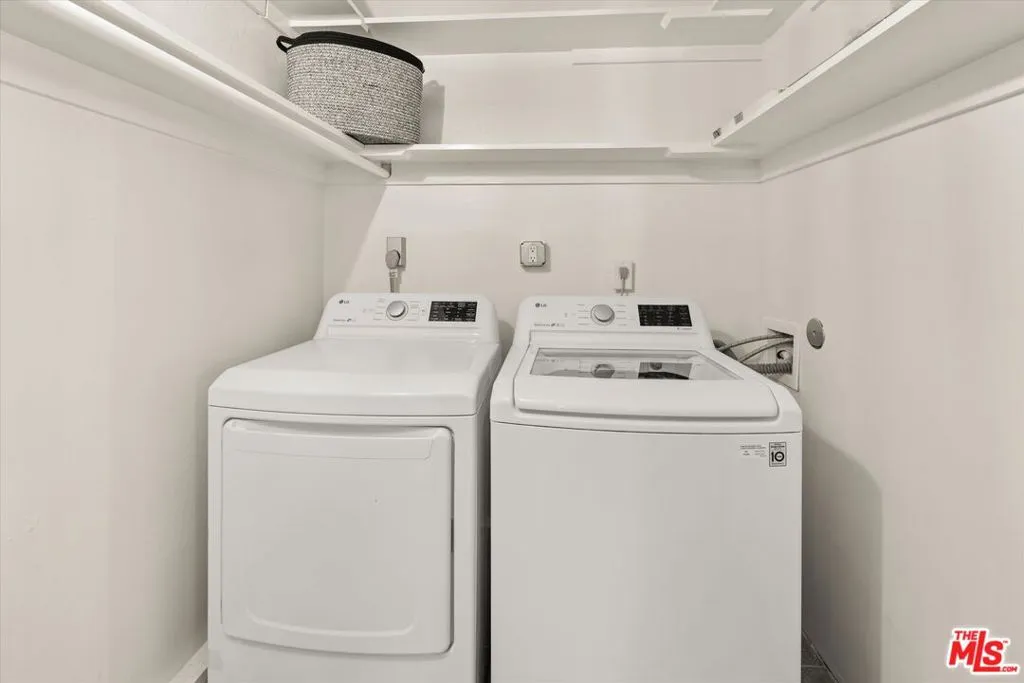 Ojai, California 93023, United States, 4 Bedrooms Bedrooms, ,3 BathroomsBathrooms,Residential,Active,3249