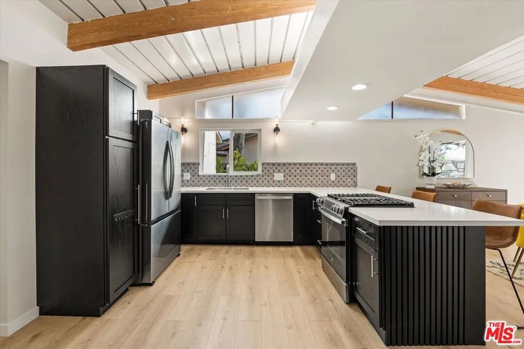 Ojai, California 93023, United States, 4 Bedrooms Bedrooms, ,3 BathroomsBathrooms,Residential,Active,3249