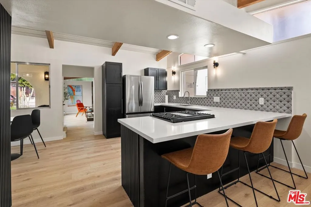 Ojai, California 93023, United States, 4 Bedrooms Bedrooms, ,3 BathroomsBathrooms,Residential,Active,3249