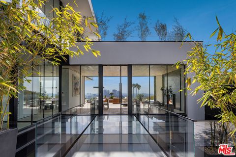 1210 Laurel Way Beverly Hills CA 90210