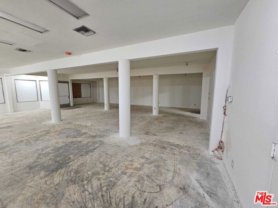 Properties 2 6628 Lankershim Boulevard
