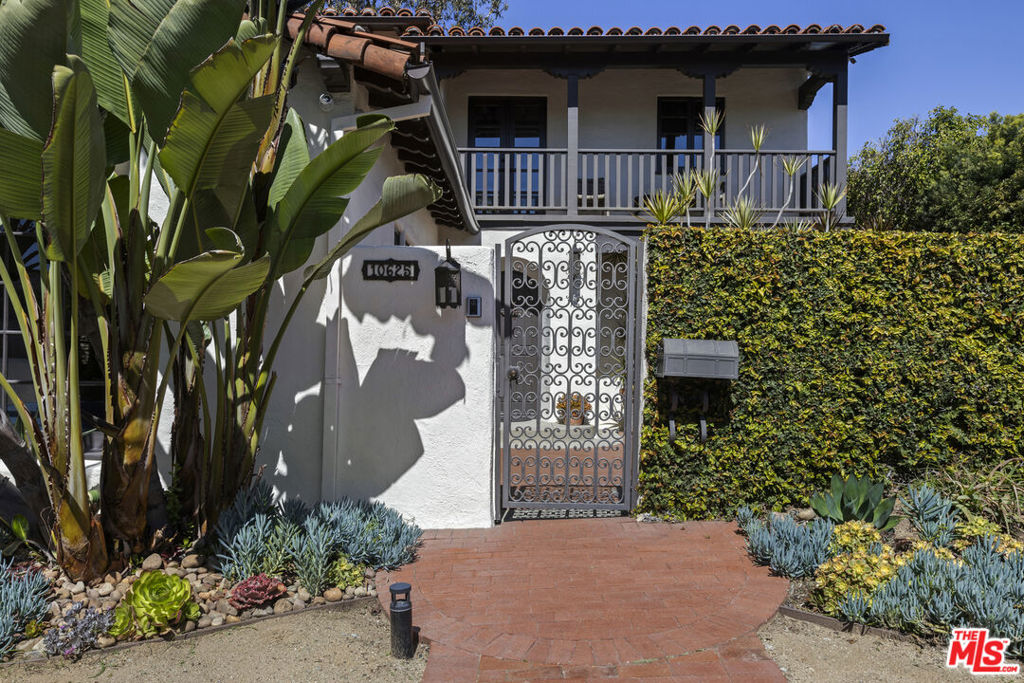 Properties 2 10625 Blythe Avenue