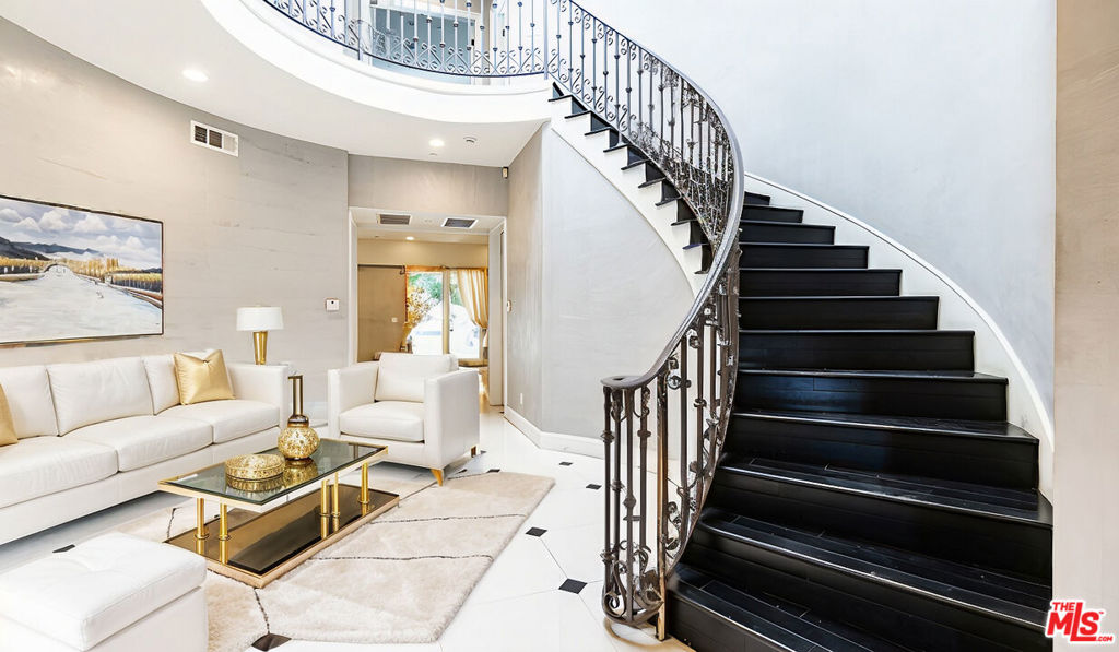 Properties 4 208 S Le Doux Road
