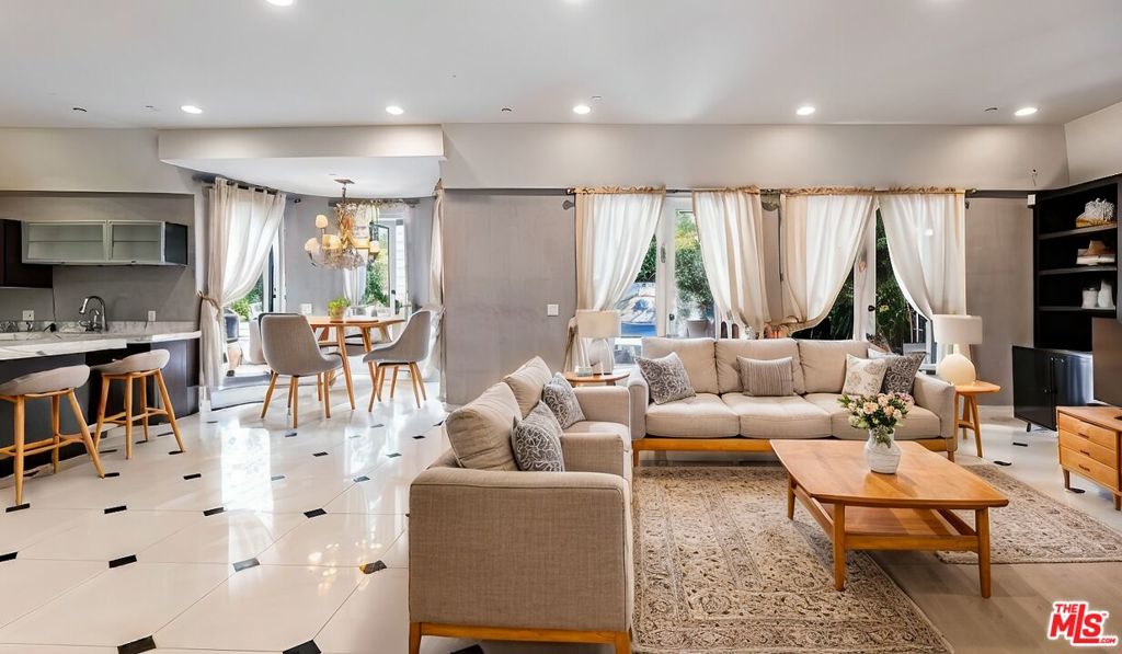 Properties 3 208 S Le Doux Road