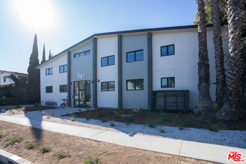 Properties 1 847 S Sherbourne Drive