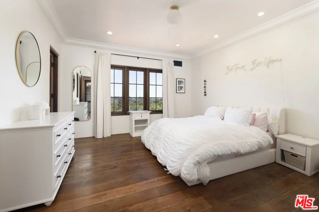 Santa Barbara, California 93108, United States, 4 Bedrooms Bedrooms, ,6 BathroomsBathrooms,Residential,Active,102182