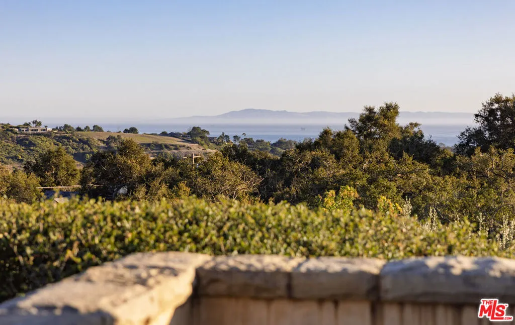 Santa Barbara, California 93108, United States, 4 Bedrooms Bedrooms, ,6 BathroomsBathrooms,Residential,Active,102182