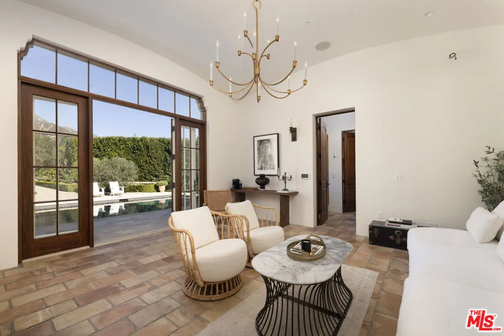 Santa Barbara, California 93108, United States, 4 Bedrooms Bedrooms, ,6 BathroomsBathrooms,Residential,Active,102182