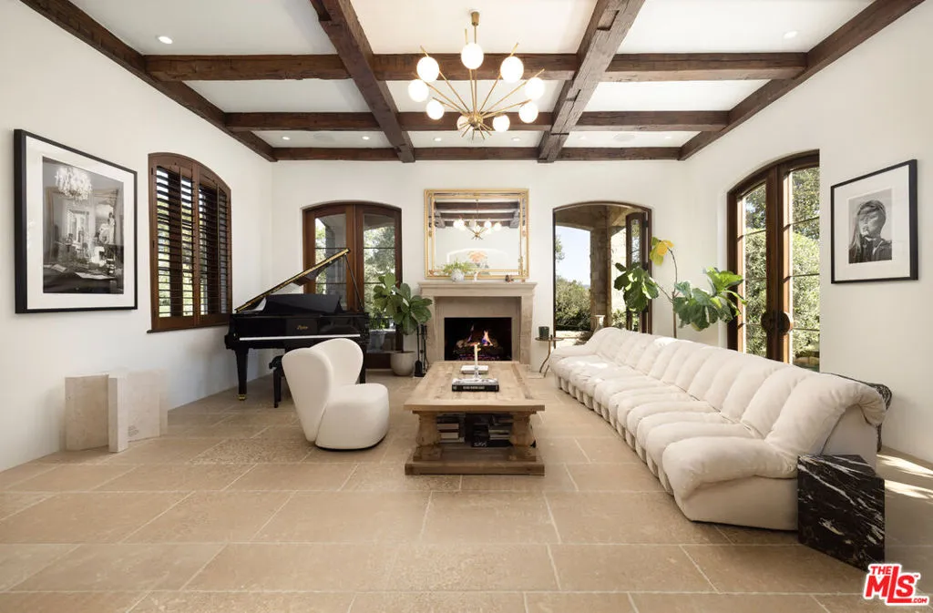 Santa Barbara, California 93108, United States, 4 Bedrooms Bedrooms, ,6 BathroomsBathrooms,Residential,Active,102182