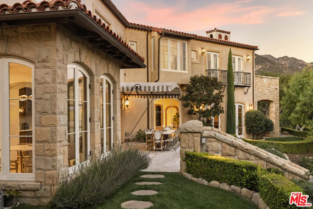 Santa Barbara, California 93108, United States, 4 Bedrooms Bedrooms, ,6 BathroomsBathrooms,Residential,Active,102182