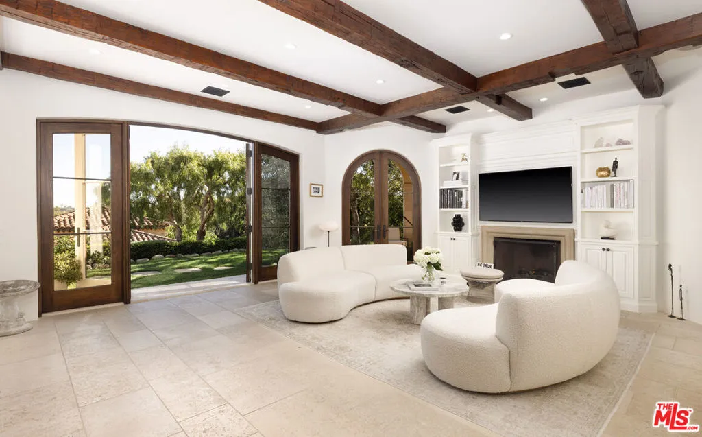 Santa Barbara, California 93108, United States, 4 Bedrooms Bedrooms, ,6 BathroomsBathrooms,Residential,Active,102182